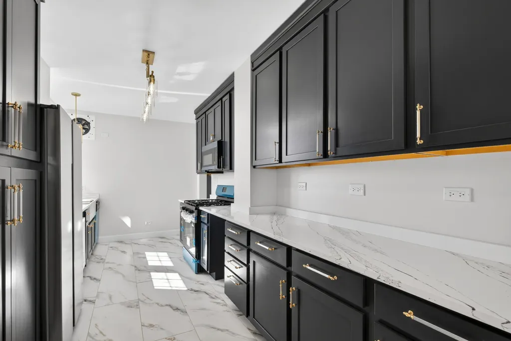 6901 South Oglesby Avenue Chicago IL 60649