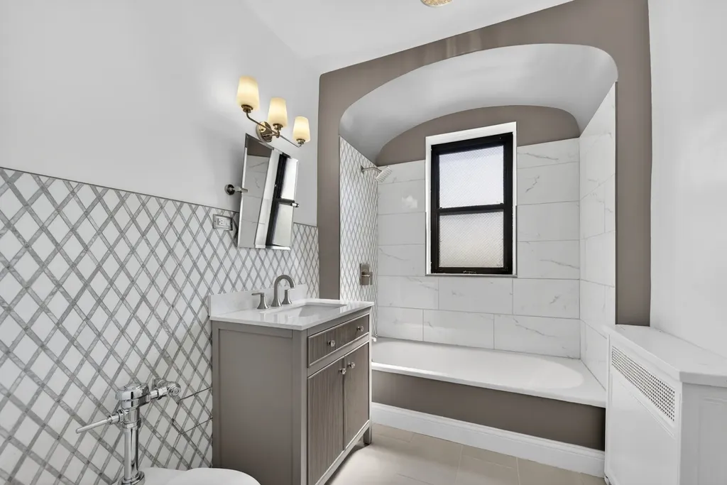 6901 South Oglesby Avenue Chicago IL 60649