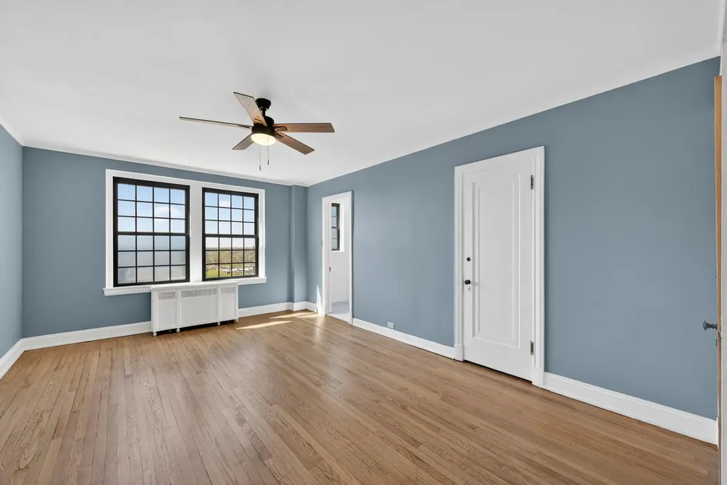 6901 South Oglesby Avenue Chicago IL 60649