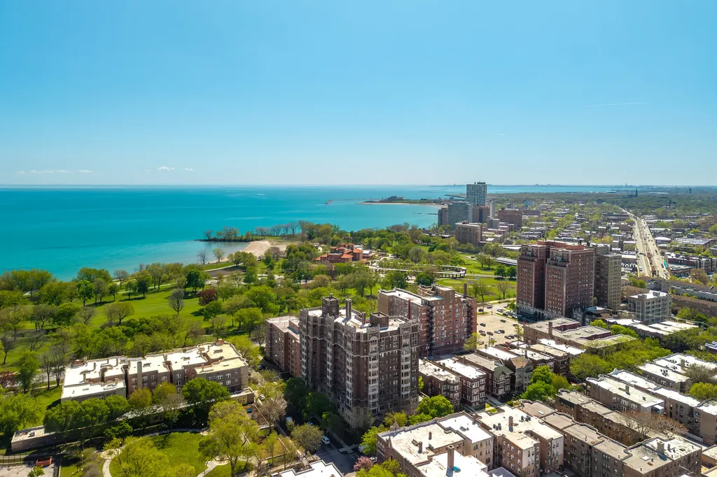 6901 South Oglesby Avenue Chicago IL 60649