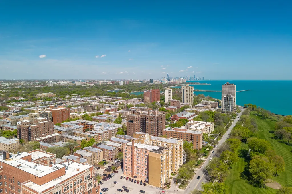 6901 South Oglesby Avenue Chicago IL 60649