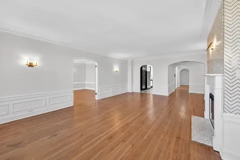 6901 South Oglesby Avenue Chicago IL 60649