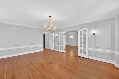 6901 South Oglesby Avenue Chicago IL 60649