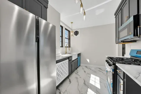 6901 South Oglesby Avenue Chicago IL 60649