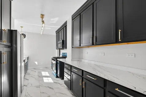 6901 South Oglesby Avenue Chicago IL 60649