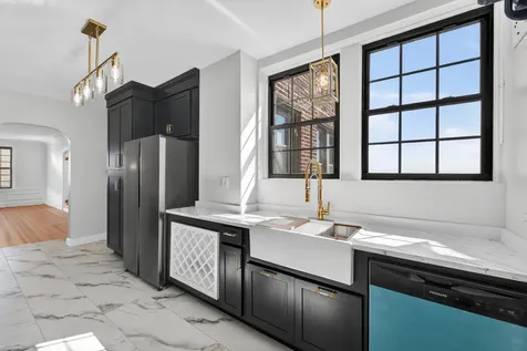 6901 South Oglesby Avenue Chicago IL 60649