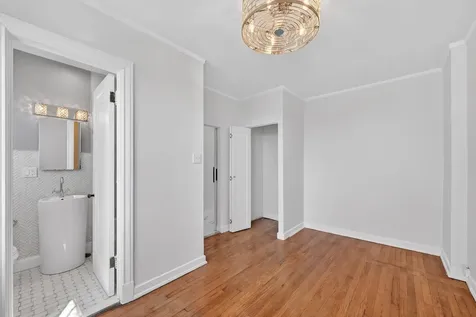 6901 South Oglesby Avenue Chicago IL 60649