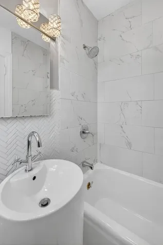 6901 South Oglesby Avenue Chicago IL 60649