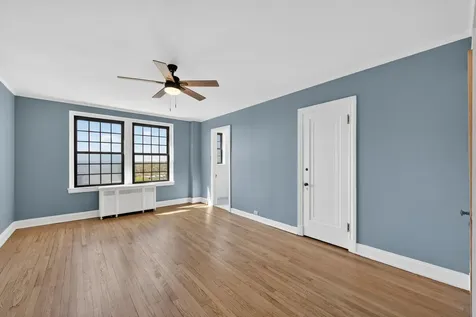 6901 South Oglesby Avenue Chicago IL 60649