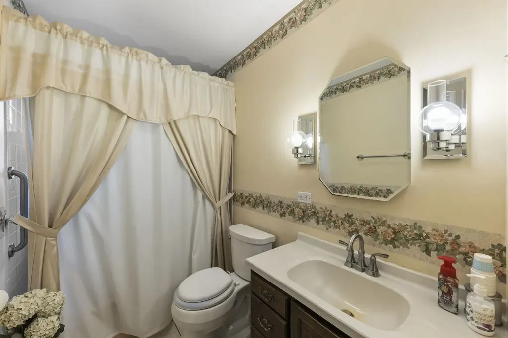 3S582 Behrs Circle Drive Warrenville IL 60555