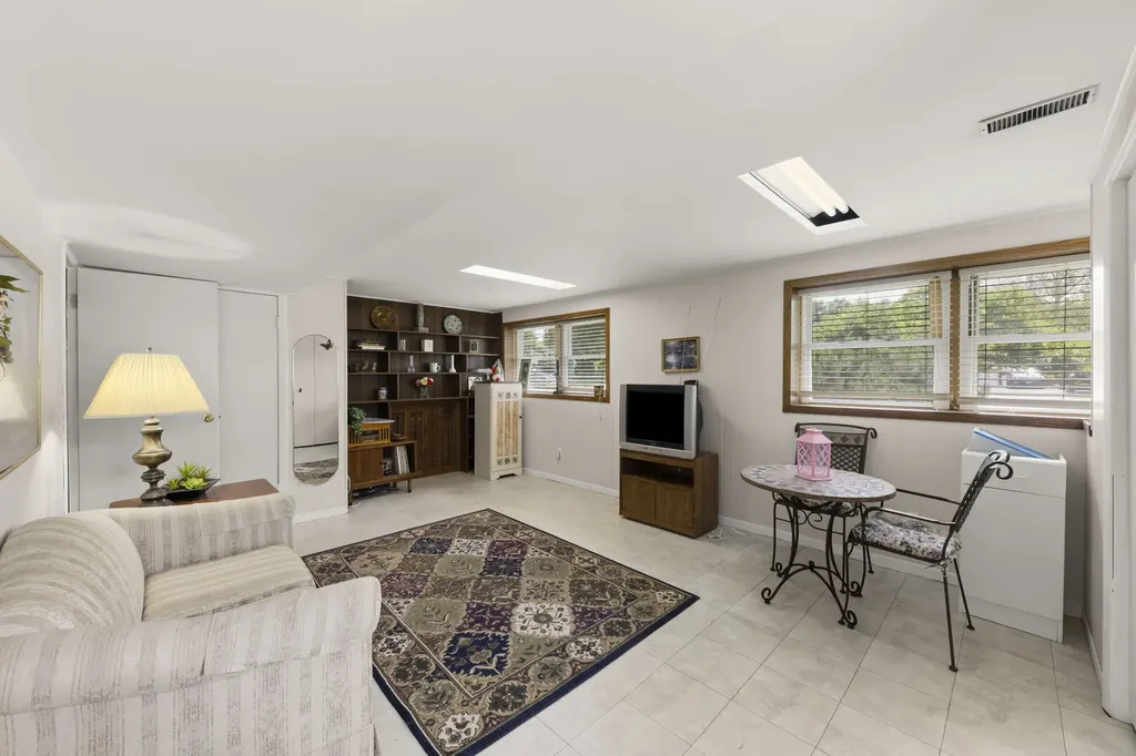 3S582 Behrs Circle Drive Warrenville IL 60555
