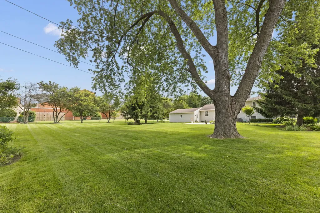 3S582 Behrs Circle Drive Warrenville IL 60555