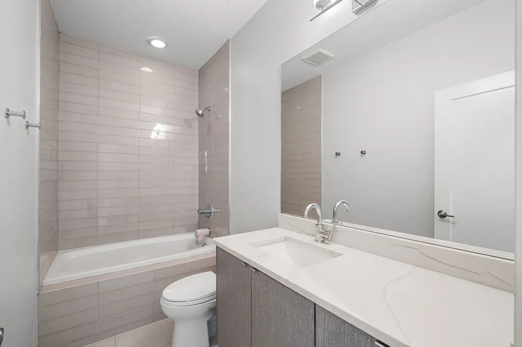 2544 West Warren Boulevard Chicago IL 60612