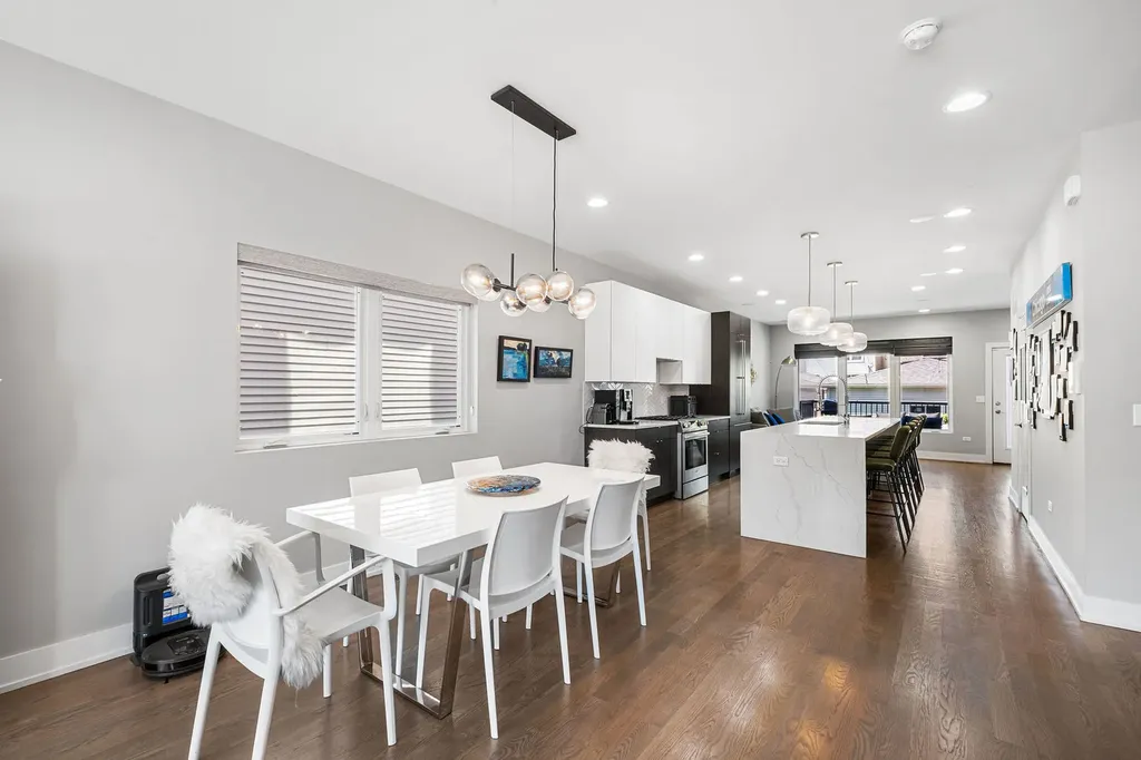 2544 West Warren Boulevard Chicago IL 60612
