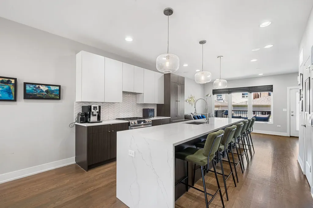 2544 West Warren Boulevard Chicago IL 60612