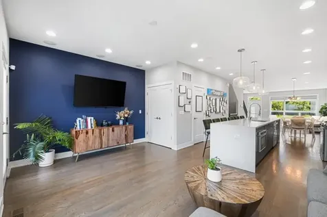 2544 West Warren Boulevard Chicago IL 60612