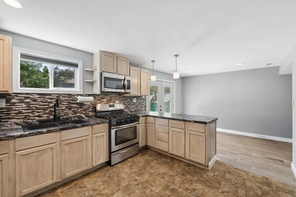 1323 Highland Avenue Lockport IL 60441