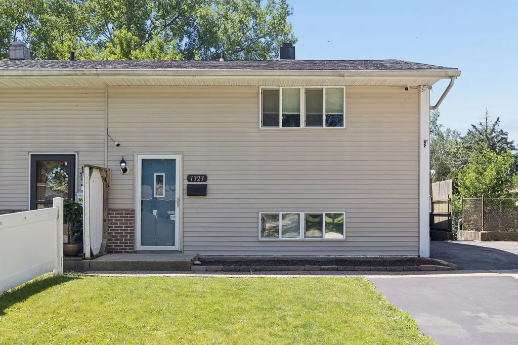 1323 Highland Avenue Lockport IL 60441