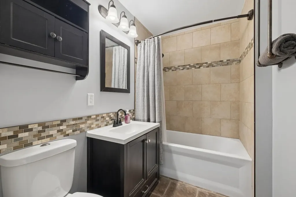 1323 Highland Avenue Lockport IL 60441