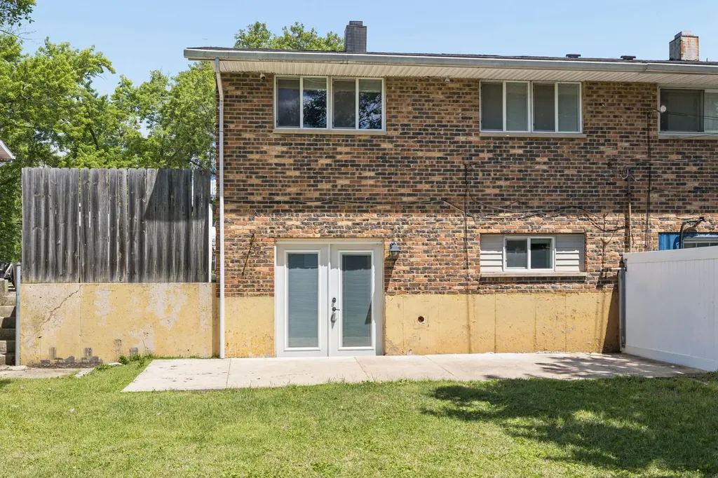 1323 Highland Avenue Lockport IL 60441