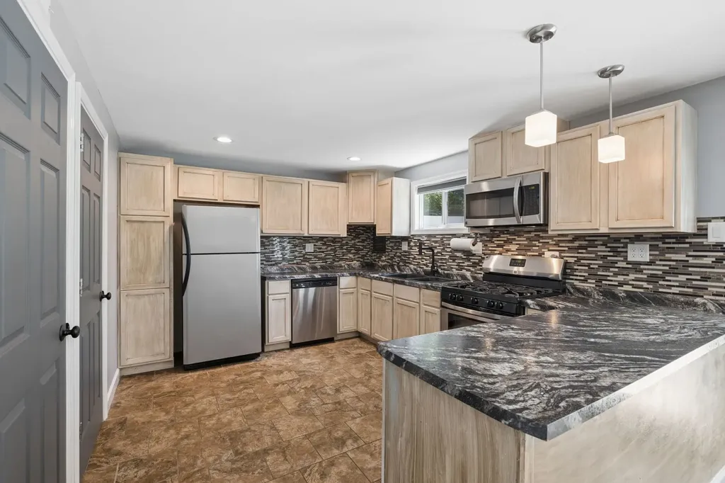 1323 Highland Avenue Lockport IL 60441