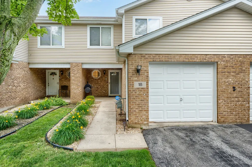 18 Forest Wood Lane Park Forest IL 60466