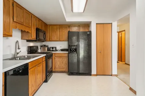 18 Forest Wood Lane Park Forest IL 60466