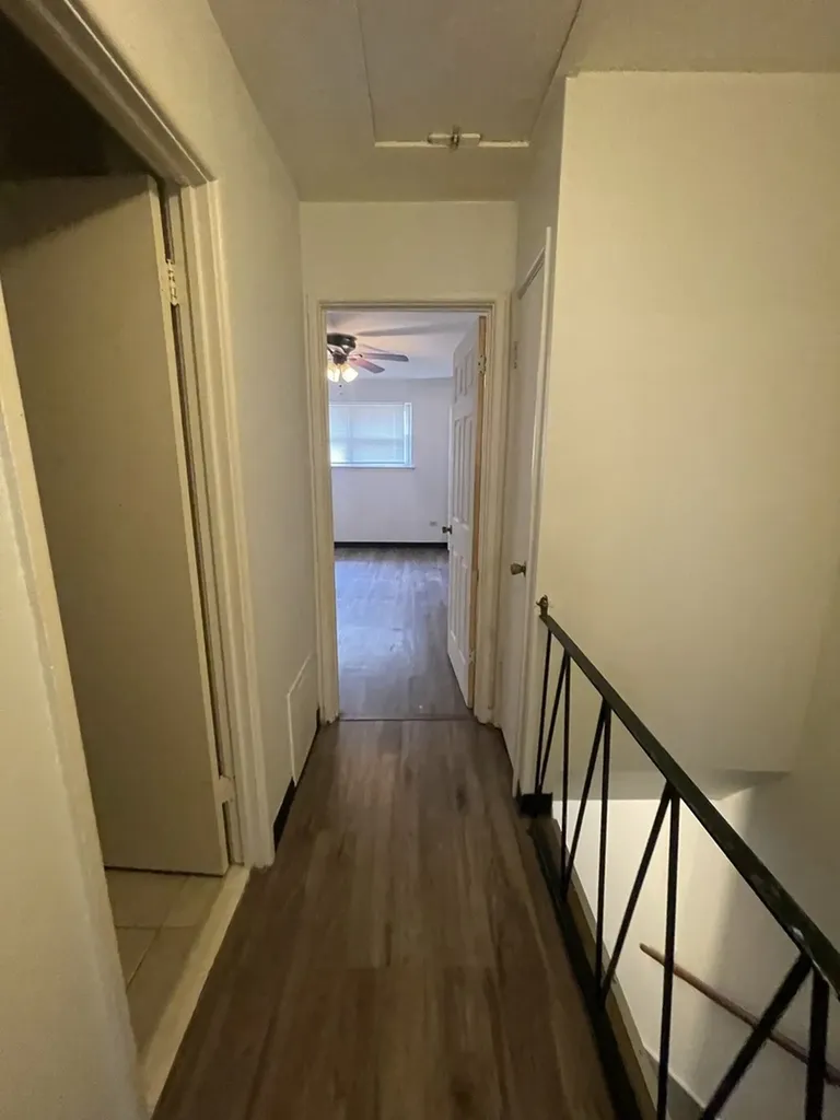 7208 South East End Avenue Chicago IL 60649