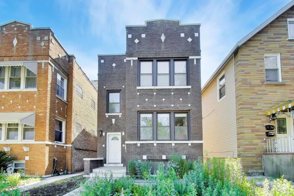 3313 North Kenneth Avenue Chicago IL 60641