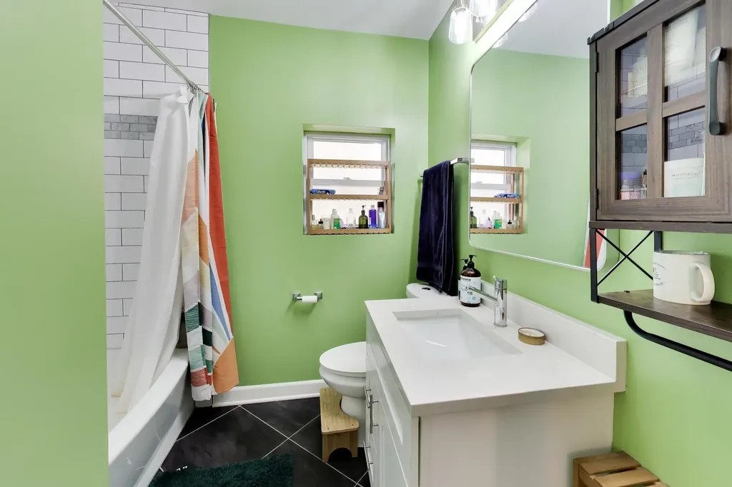 3313 North Kenneth Avenue Chicago IL 60641