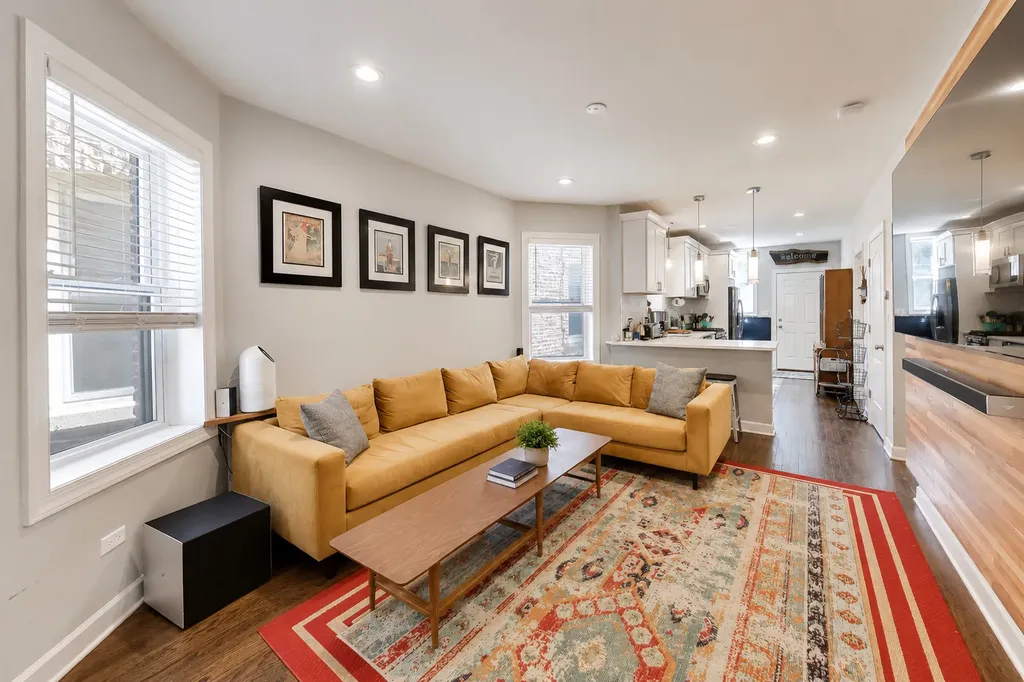 3313 North Kenneth Avenue Chicago IL 60641