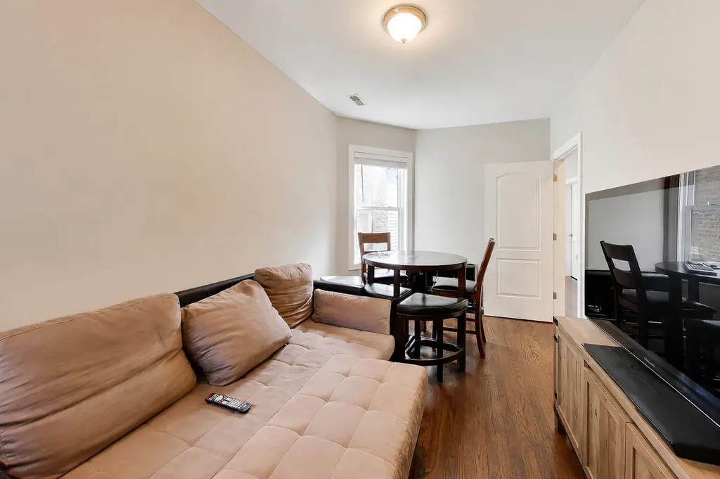 3313 North Kenneth Avenue Chicago IL 60641