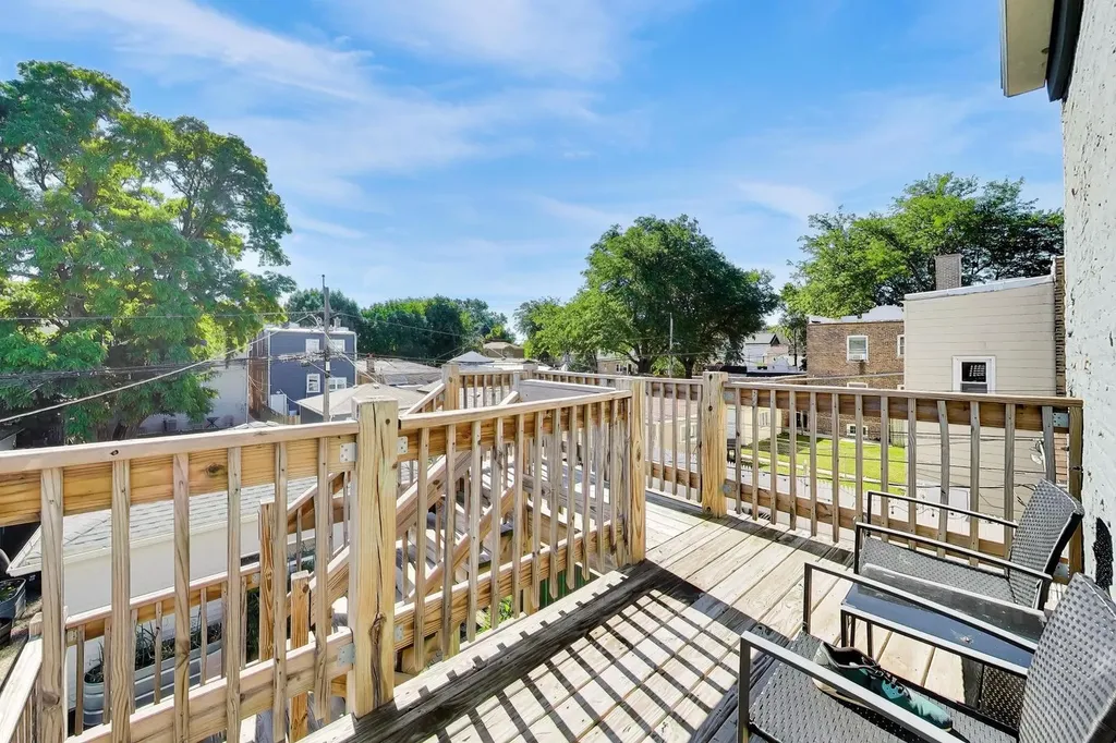3313 North Kenneth Avenue Chicago IL 60641