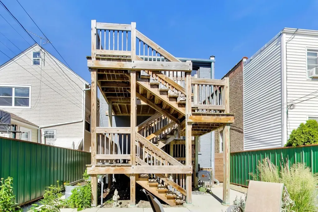 3313 North Kenneth Avenue Chicago IL 60641