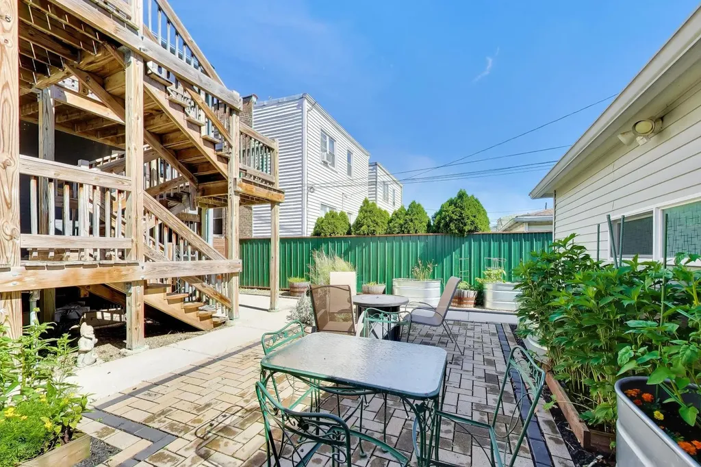 3313 North Kenneth Avenue Chicago IL 60641