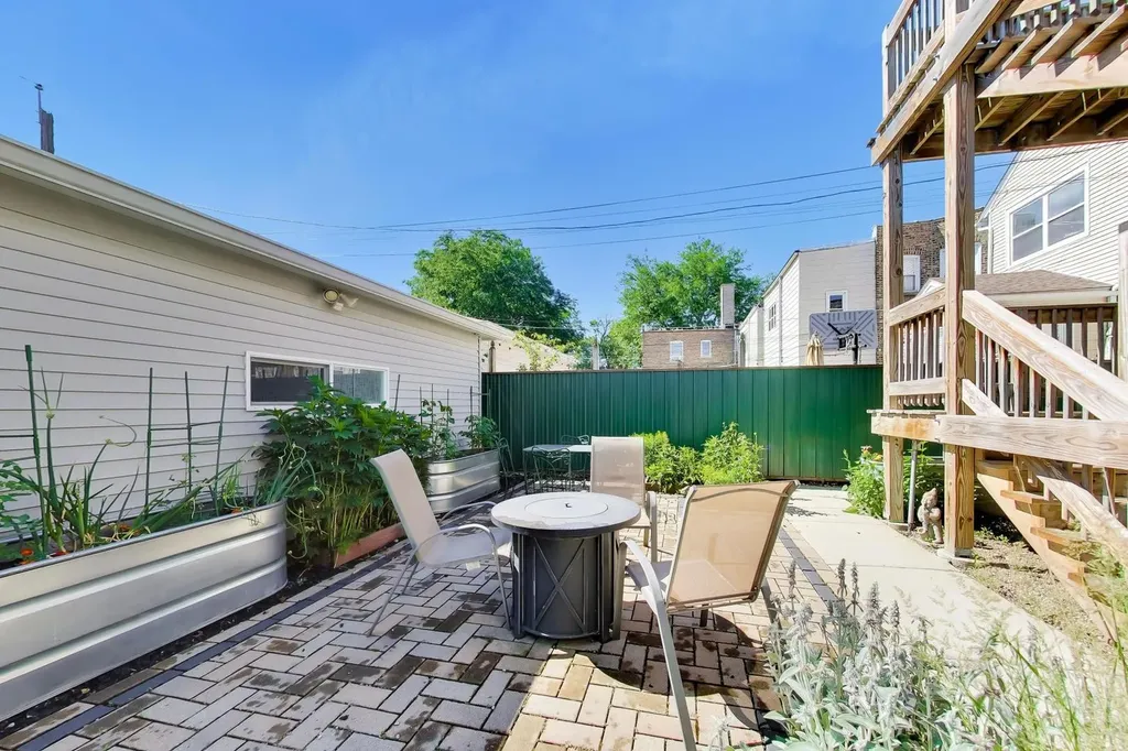 3313 North Kenneth Avenue Chicago IL 60641