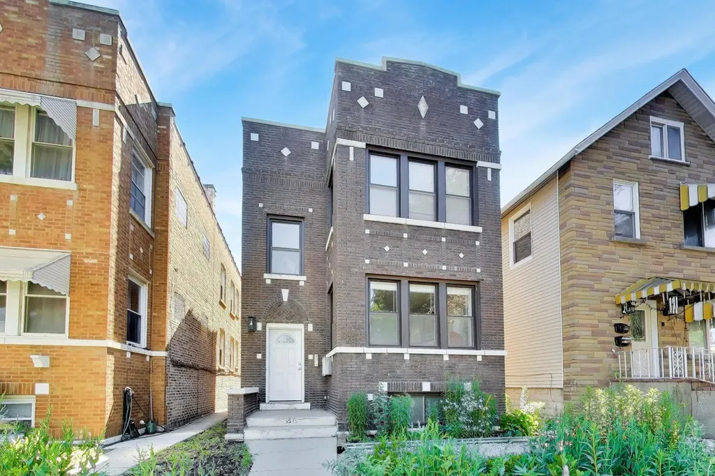 3313 North Kenneth Avenue Chicago IL 60641