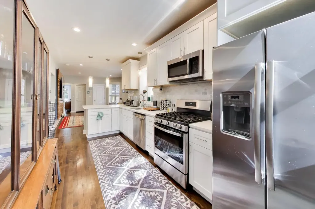 3313 North Kenneth Avenue Chicago IL 60641