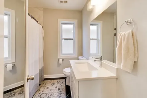 3313 North Kenneth Avenue Chicago IL 60641