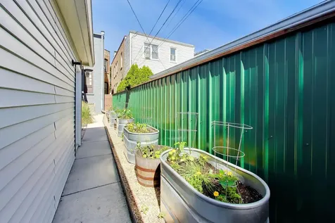 3313 North Kenneth Avenue Chicago IL 60641