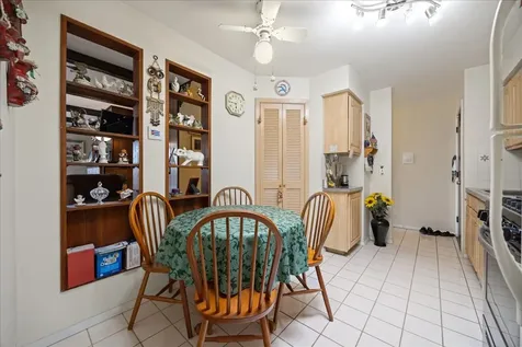 725 West Dempster Street Des Plaines IL 60016