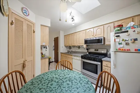 725 West Dempster Street Des Plaines IL 60016