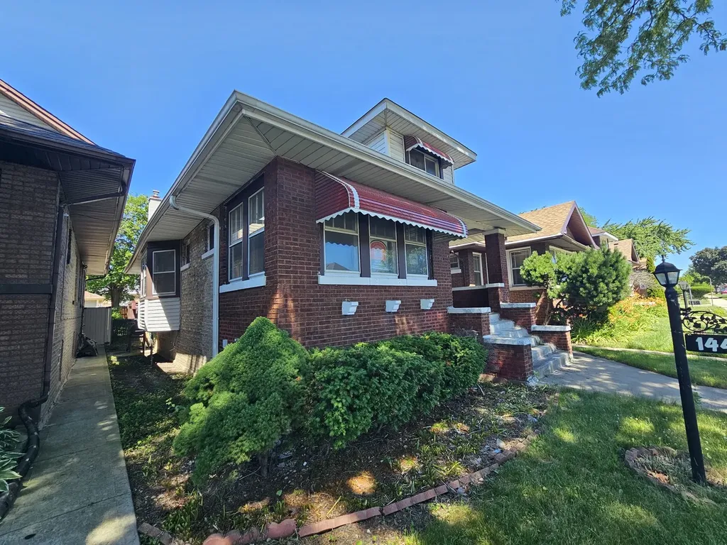 1448 North Menard Avenue Chicago IL 60651