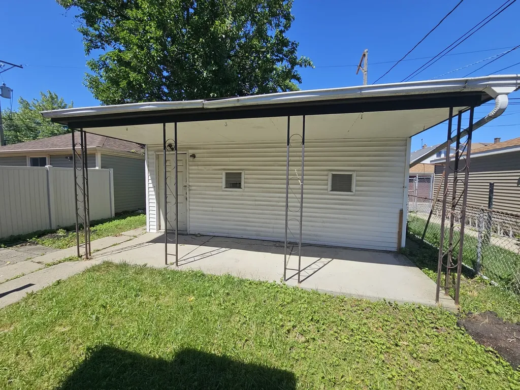 1448 North Menard Avenue Chicago IL 60651