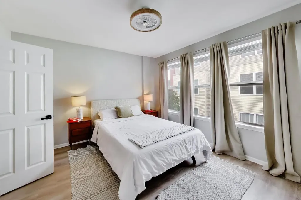 2555 West Moffat Street Chicago IL 60647