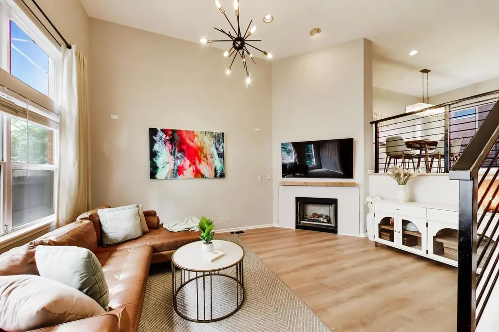 2555 West Moffat Street Chicago IL 60647