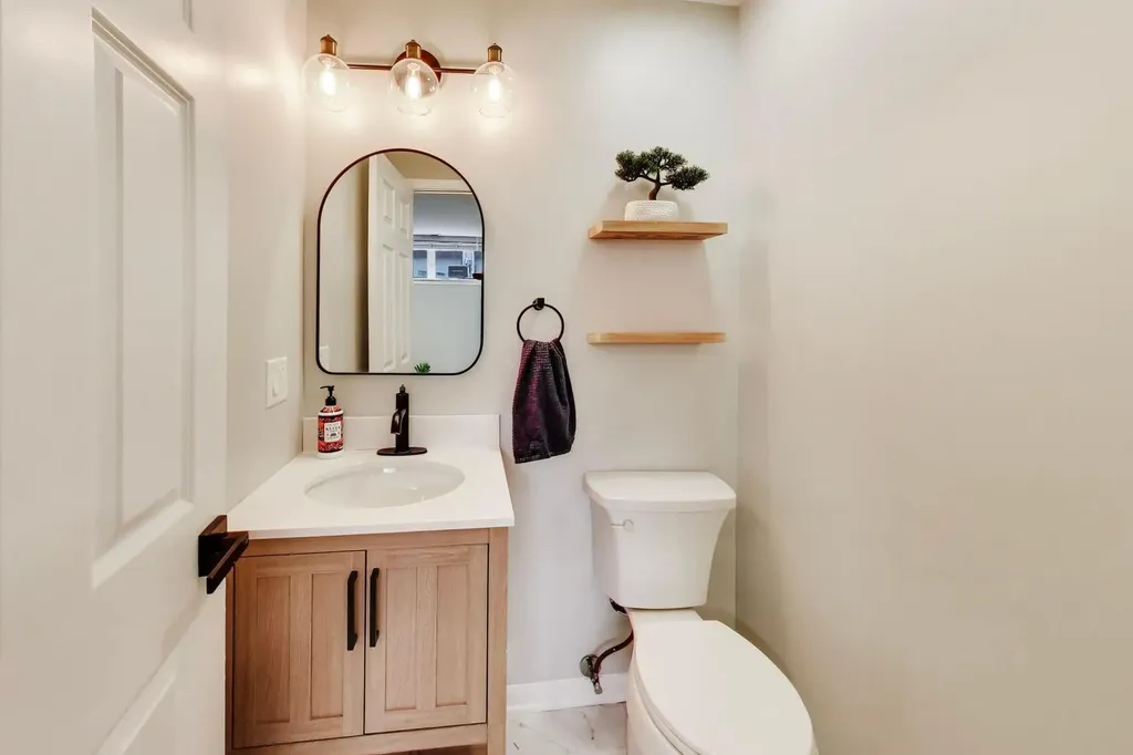 2555 West Moffat Street Chicago IL 60647