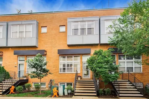 2555 West Moffat Street Chicago IL 60647