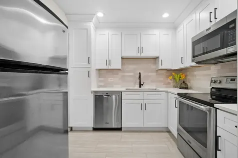 1777 Dewes Street Glenview IL 60025