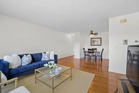 1777 Dewes Street Glenview IL 60025